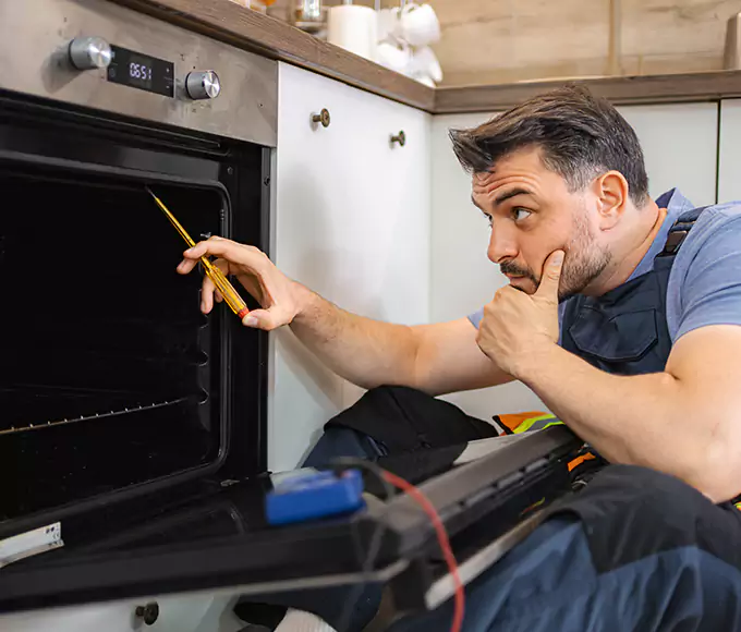 Why Fall River Households Choose Fall River Appliance Pro for Every Gas Oven Fix?